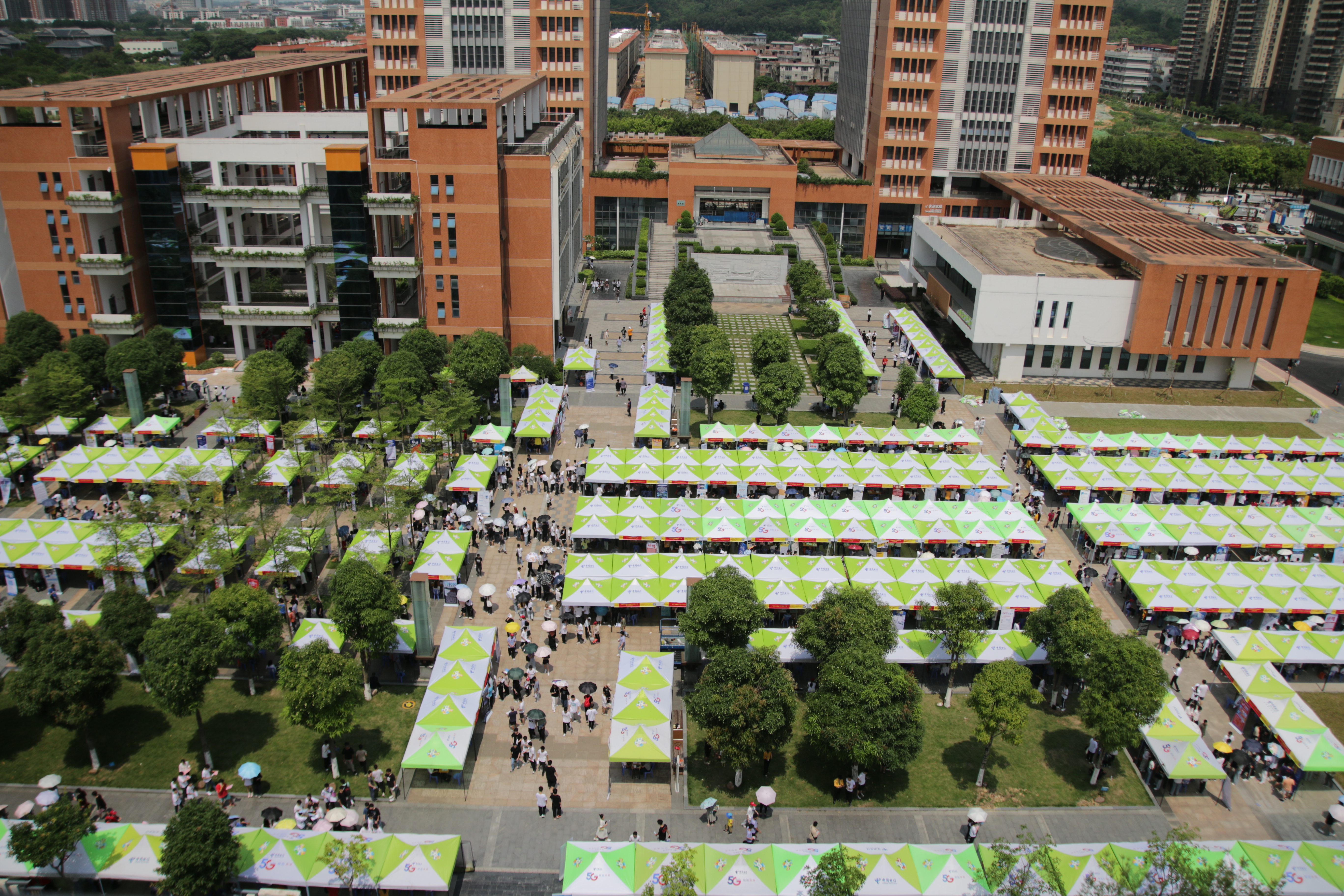 2021年夏季校园双选会现场