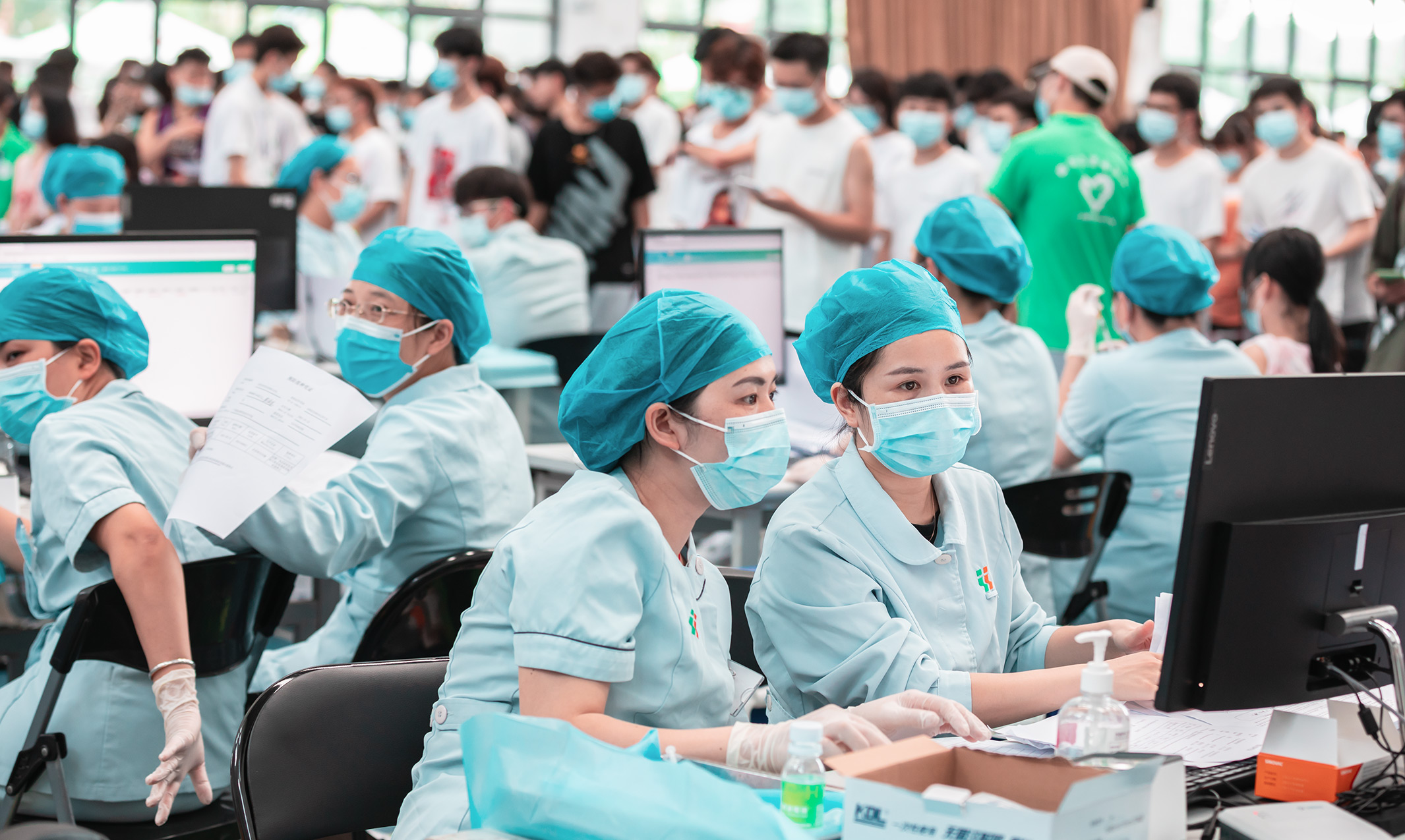 开云线上平台_开云（中国）师生接种疫苗现场