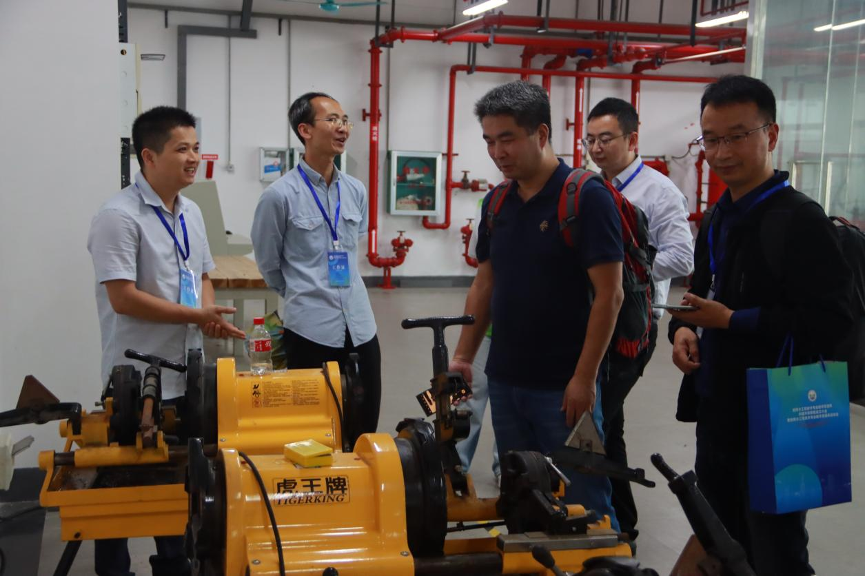 与会代表参观开云线上平台_开云（中国）消防实训基地