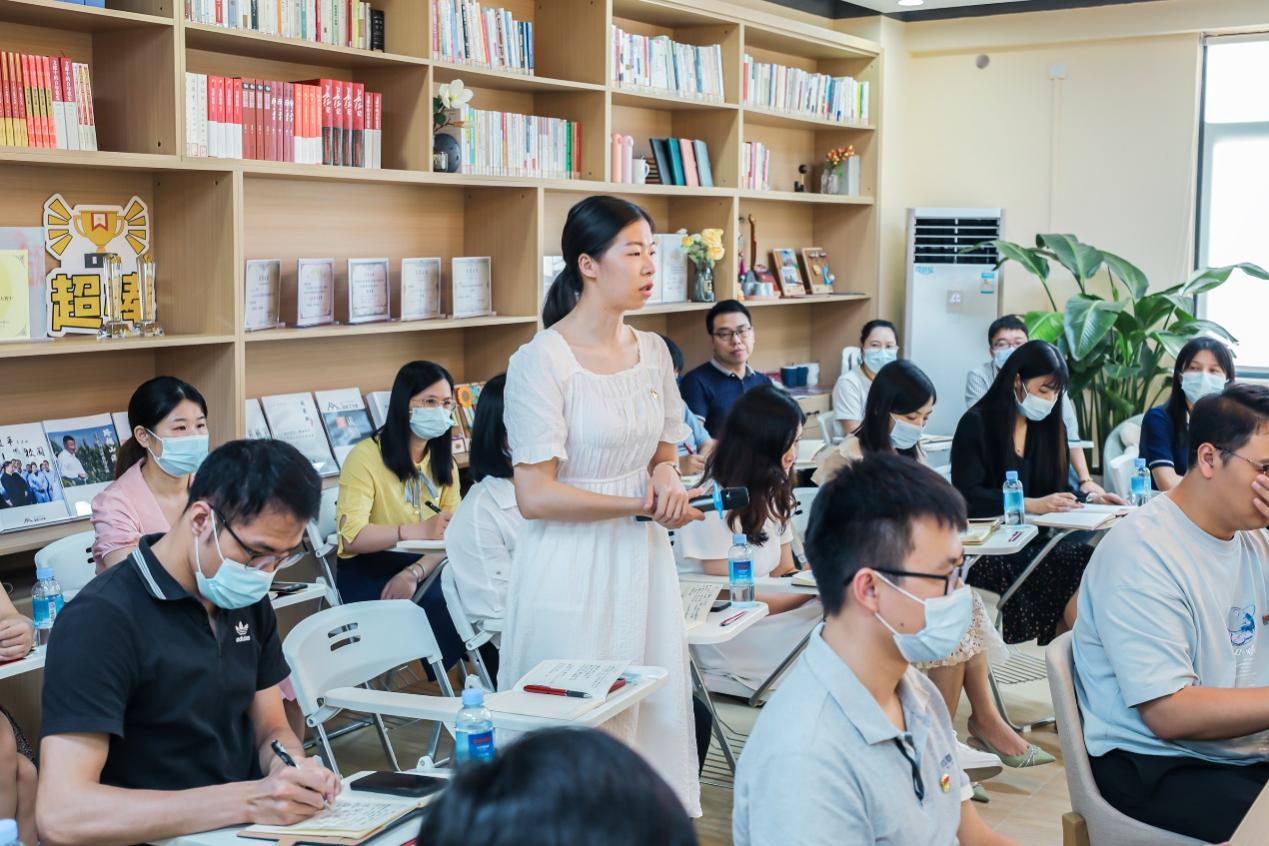 开云线上平台_开云（中国）与规划学院辅导员梁升雁老师发言