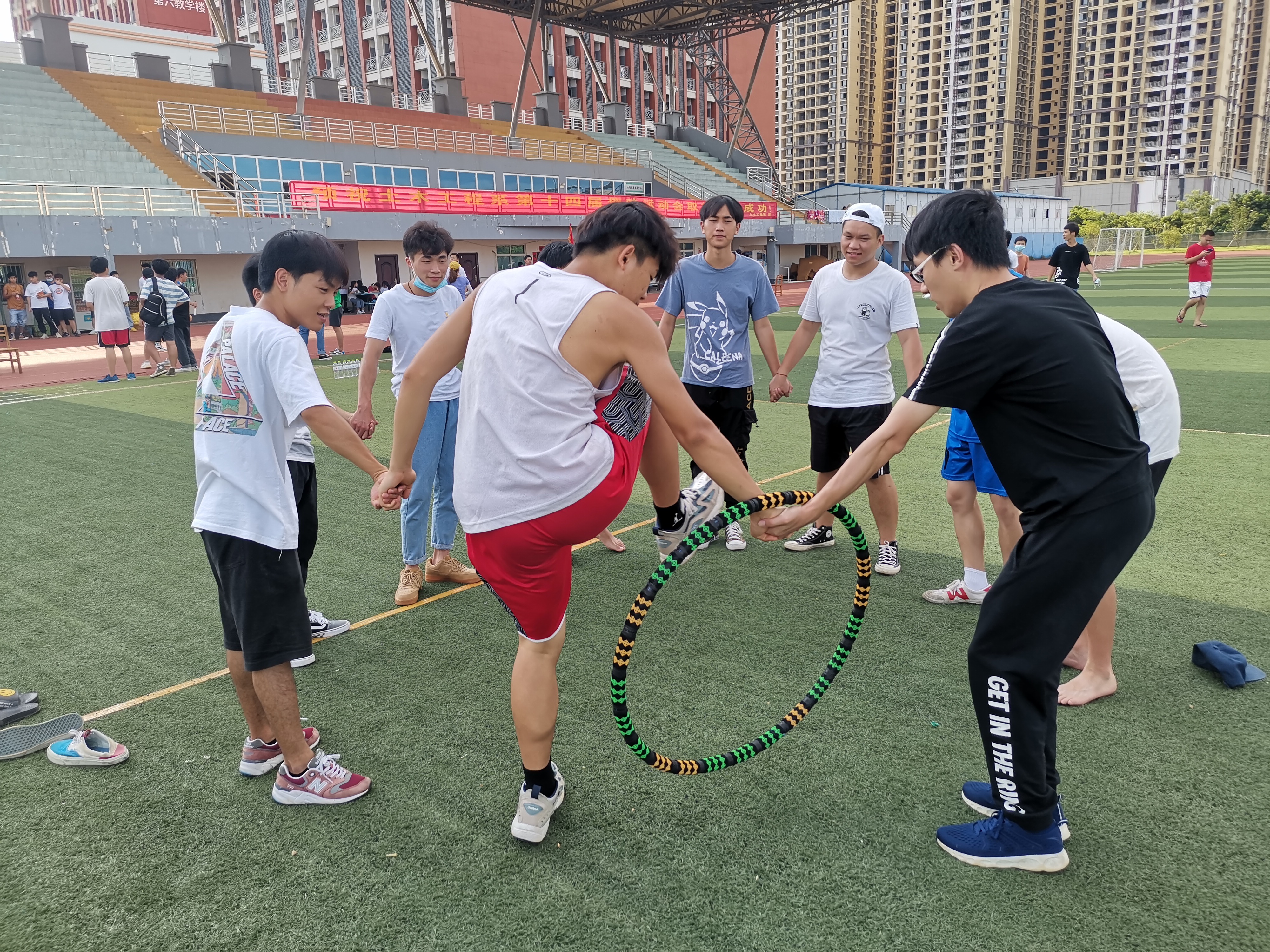 “环环相扣”运动