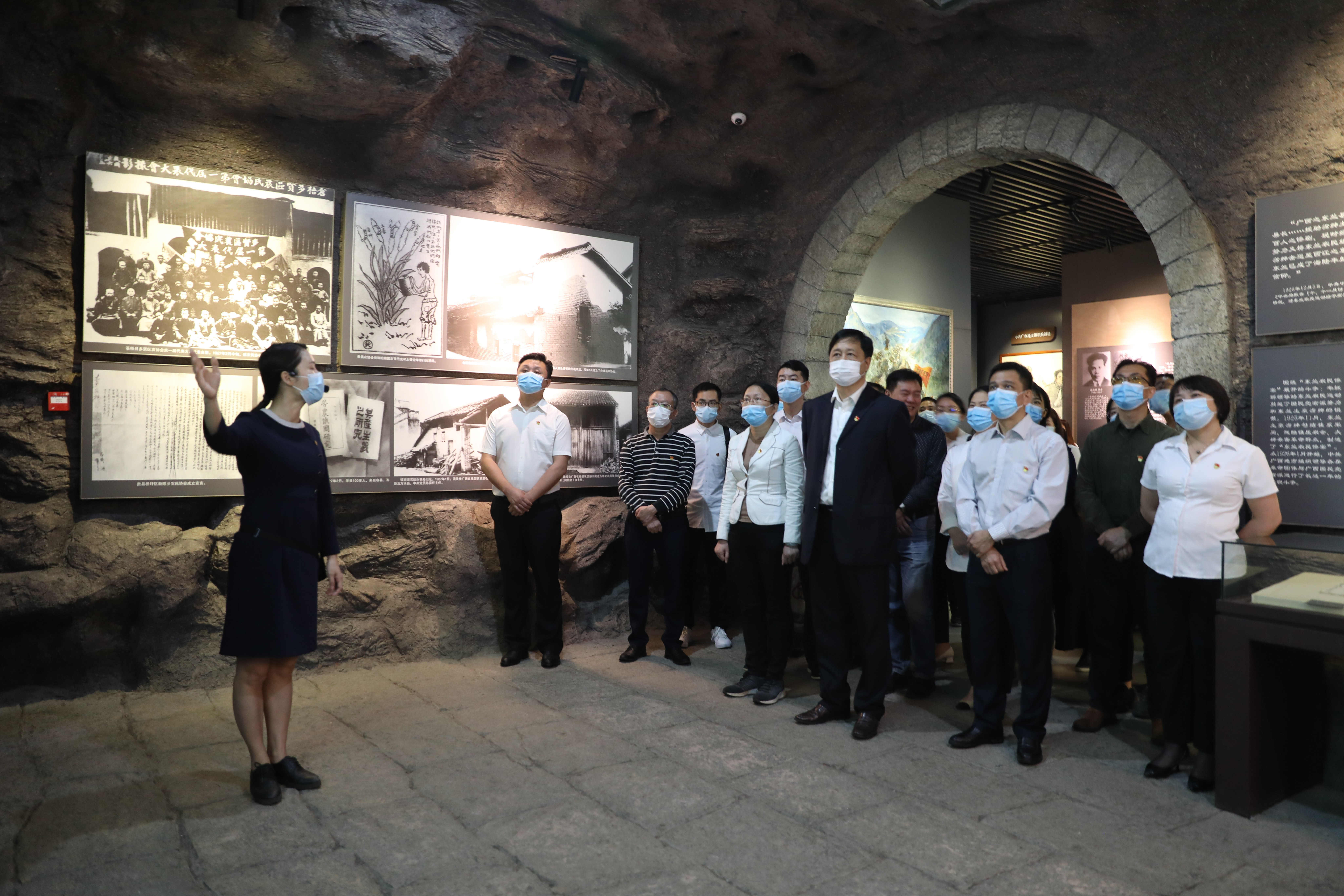 参观广西革命纪念馆