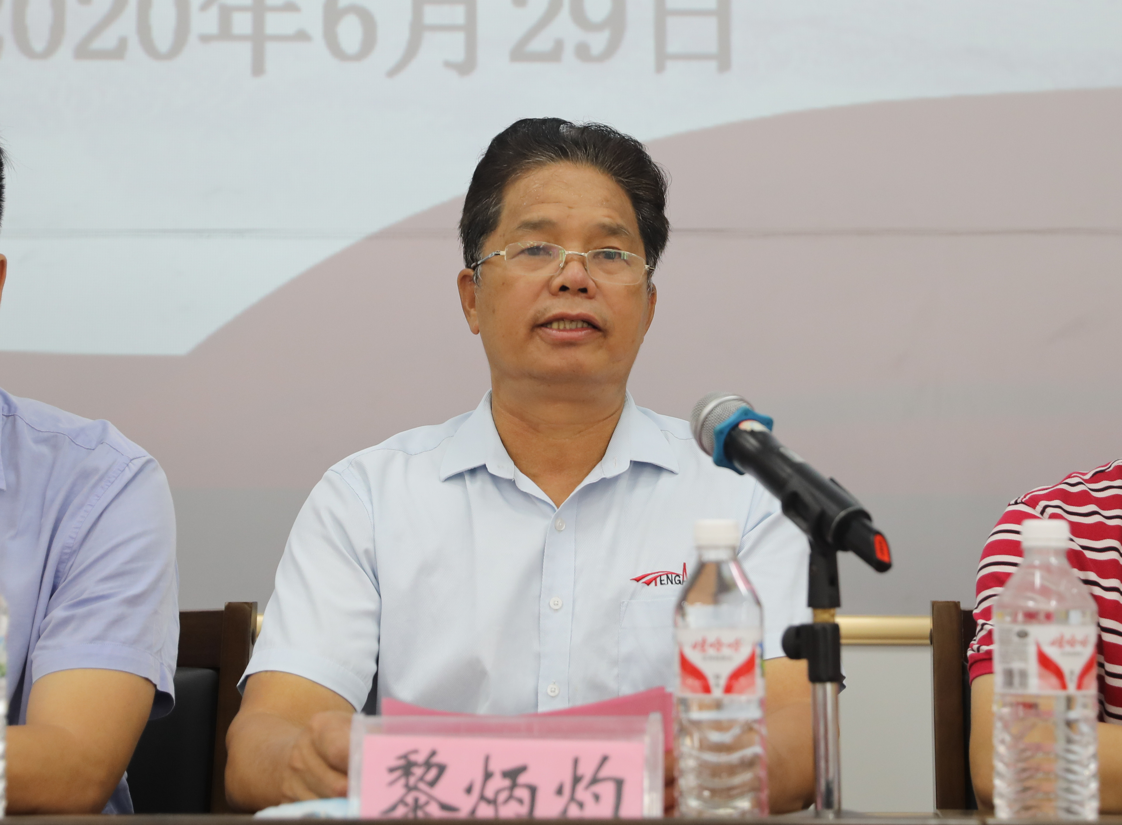 南宁市腾安开云线上平台_开云（中国）机械租赁有限责任公司董事长黎炳灼讲话